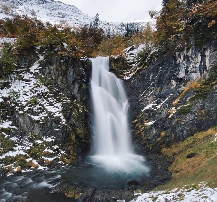 cascada cerca de barcelona